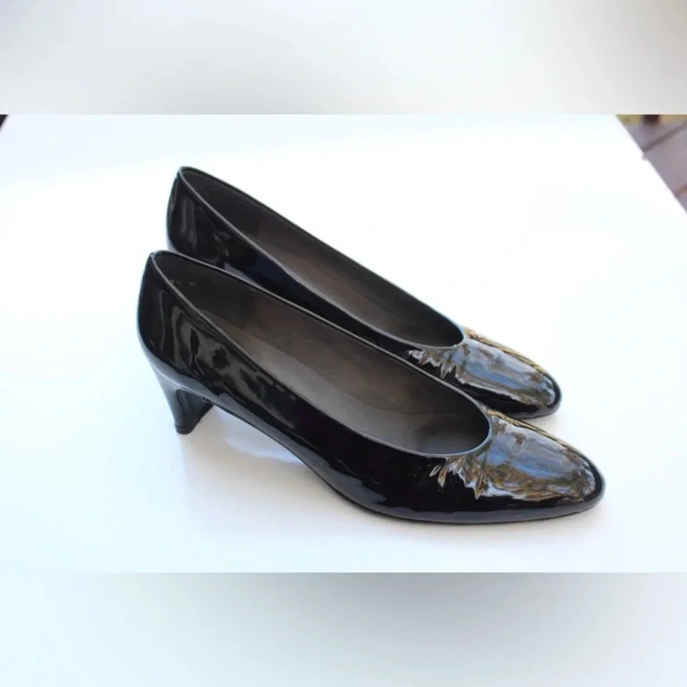 Stuart Weitzman pumps - Picture 11 of 11